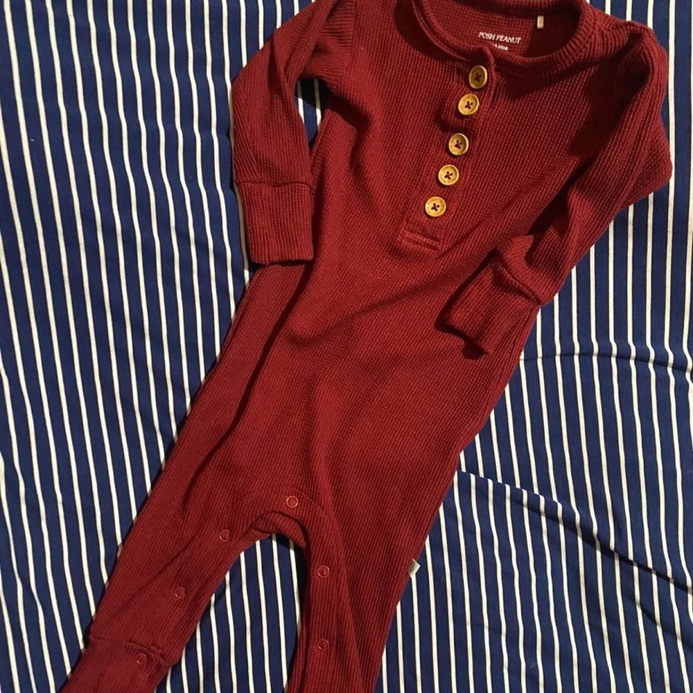 Posh Peanut Bordeaux Waffle
Long-Sleeve One piece bamboo